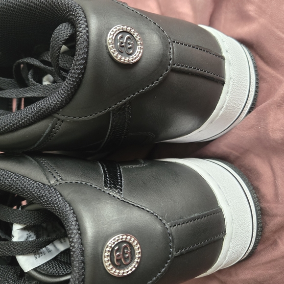 Stussy Black High-Top Sneakers Sleek Design - Picture 3 of 6